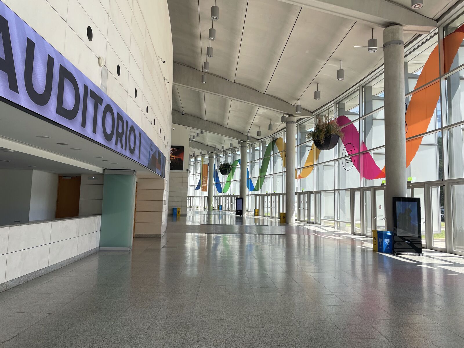 Main lobby of the Palacio de Congresos, part of the mapped operational area.
