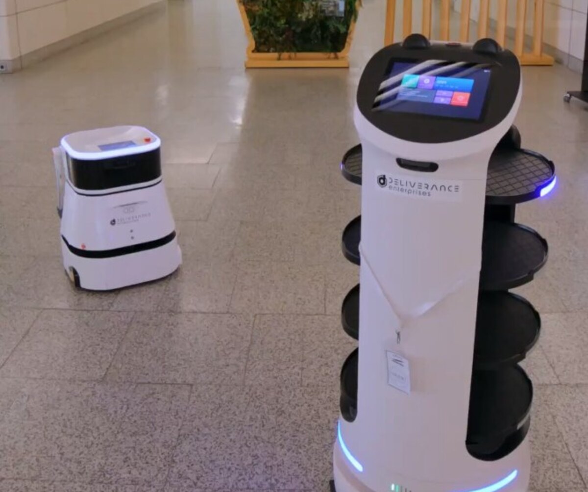 FU-TOURISM: Service Robots Go Live at the Palacio de Congresos de València